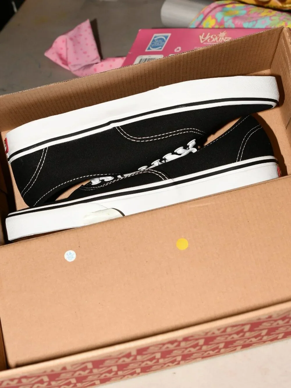 VANS, Authentic Shoe  Lifestyle, Original Icon, Lightweight‎ Canvas, Unisex